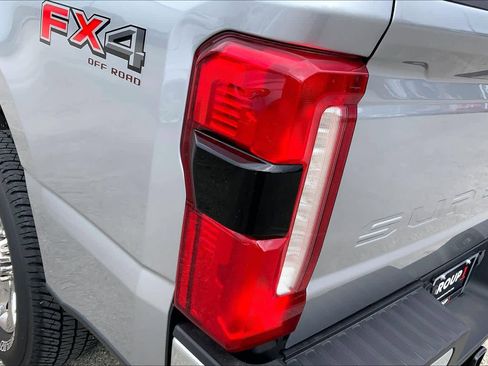 Used 2024 Ford F250 Lariat w/ FX4 Off-Road Package AWD/4WD image 29