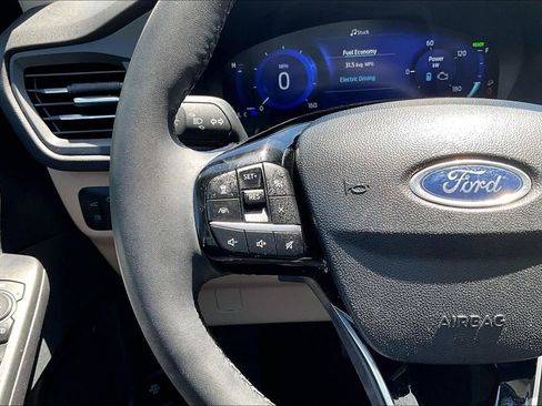 Used 2022 Ford Escape Titanium AWD/4WD image 11