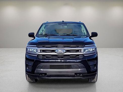 Certified 2022 Ford Expedition XLT image 2