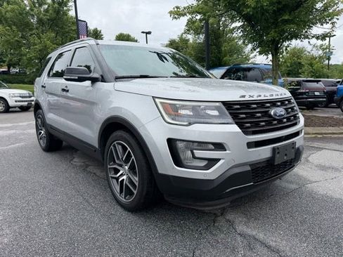 Used 2017 Ford Explorer Sport w/ Equipment Group 401A AWD/4WD image 7