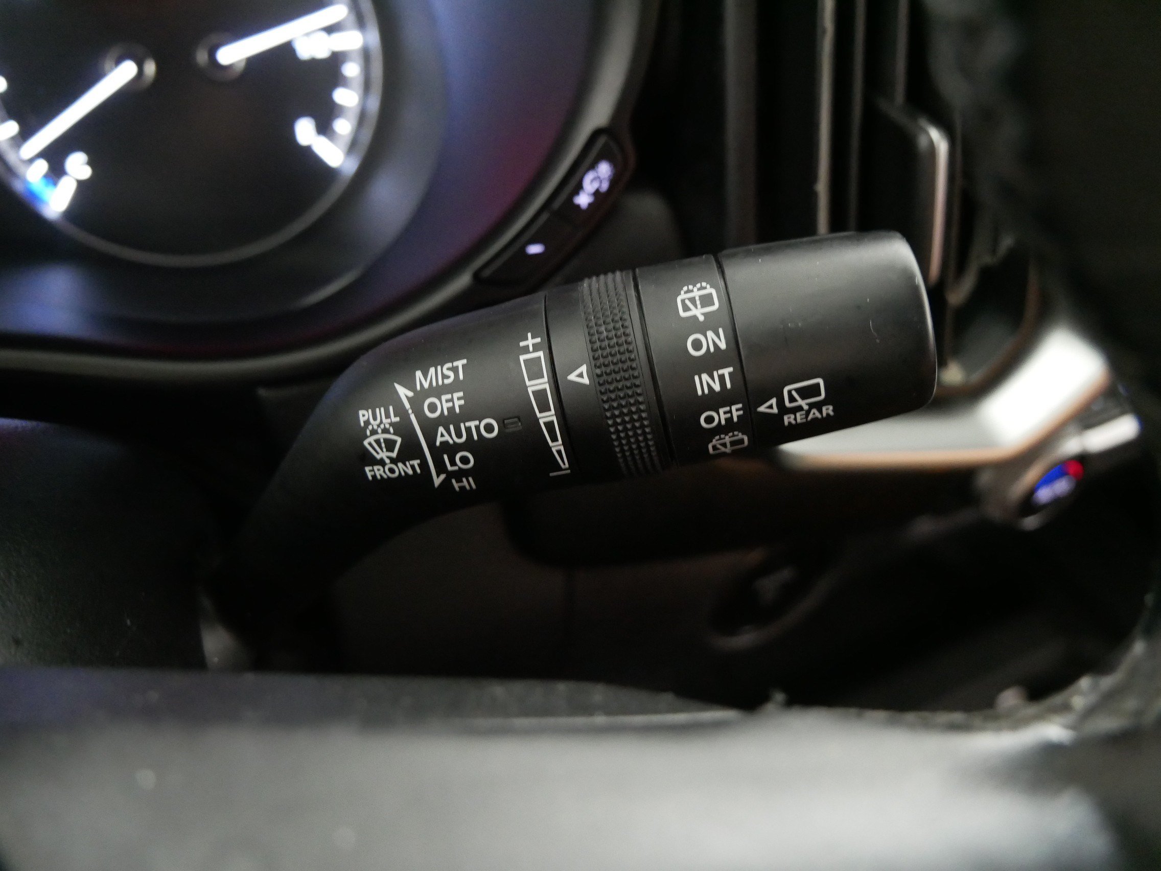 Used 2025 MAZDA CX-50 AWD 2.5 Hybrid w/ Premium Pkg image 32