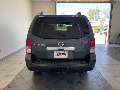 Used 2012 Nissan Pathfinder SV AWD/4WD image 6