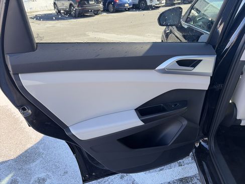 New 2026 Volkswagen Taos SE image 12