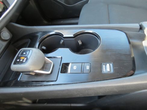 Used 2024 Nissan Rogue S FWD image 15