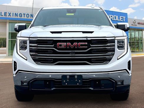 Used 2022 GMC Sierra 1500 SLT w/ SLT Premium Plus Package image 3