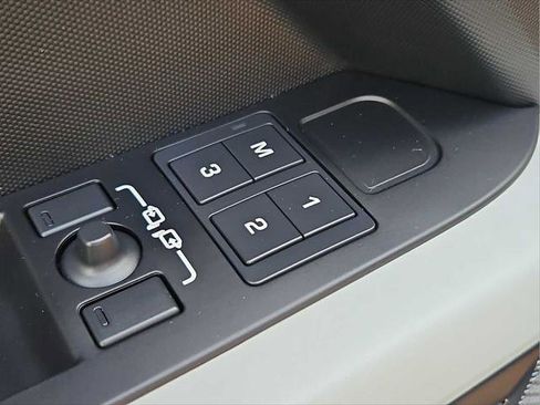 Used 2023 Land Rover Defender 110 S AWD/4WD image 13