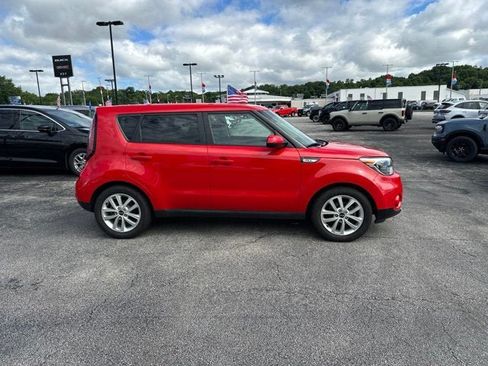 Used 2017 Kia Soul + FWD image 4
