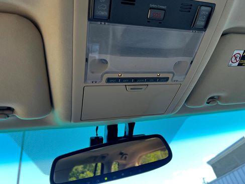 Used 2013 Lexus LX 570 4WD image 27