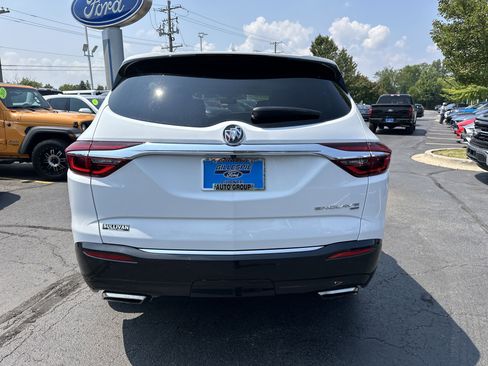 Used 2019 Buick Enclave Essence image 4