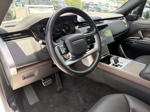 Used 2025 Land Rover Range Rover Long Wheelbase SE AWD/4WD image 21