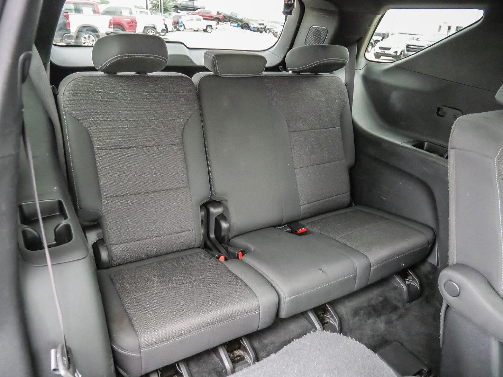 Used 2025 Chevrolet Traverse LT FWD image 23