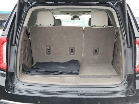 Used 2023 GMC Yukon Denali image 7