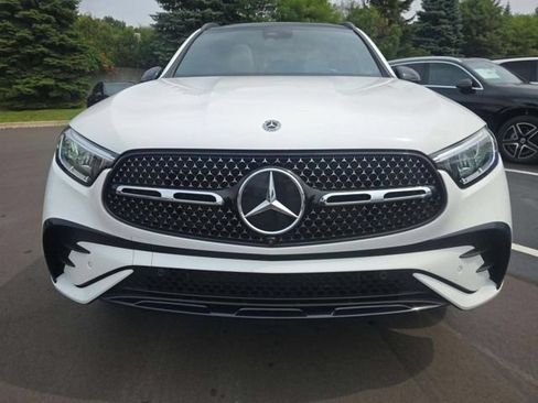 Used 2023 Mercedes-Benz GLC 300 4MATIC image 11