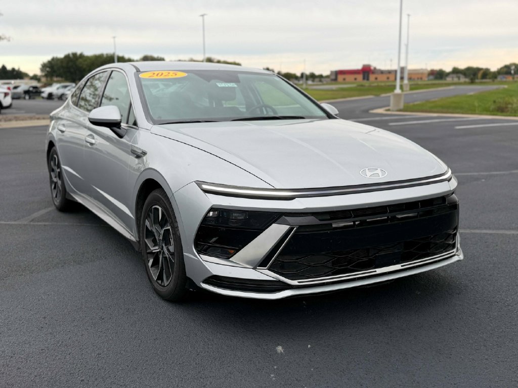 Used 2025 Hyundai Sonata SEL FWD image 5
