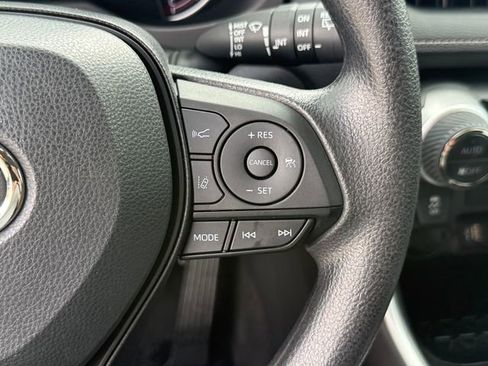 Used 2023 Toyota RAV4 XLE AWD/4WD image 15