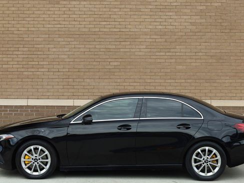 Used 2019 Mercedes-Benz A 220 image 3