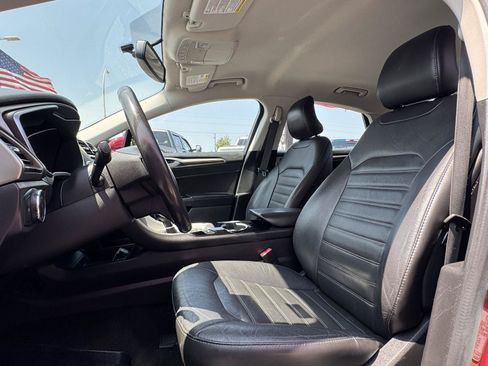Used 2015 Ford Fusion SE w/ Equipment Group 202A FWD image 16