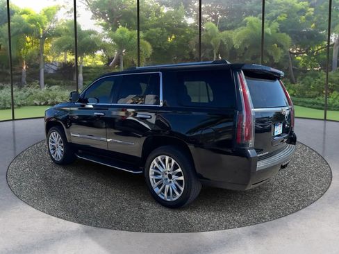 Used 2020 Cadillac Escalade Luxury AWD/4WD image 7