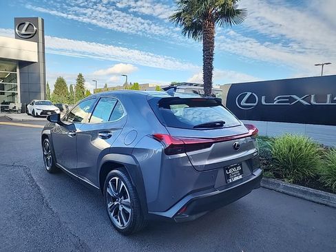 Certified 2020 Lexus UX 200 w/ Premium Package FWD image 4