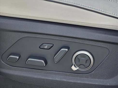 Used 2025 Hyundai Palisade Calligraphy image 14