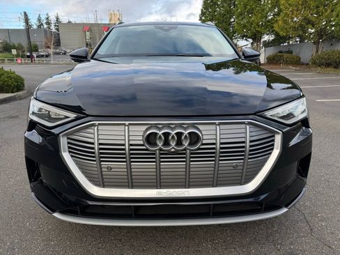 Used 2021 Audi e-tron Premium Plus w/ Premium Plus Package image 3
