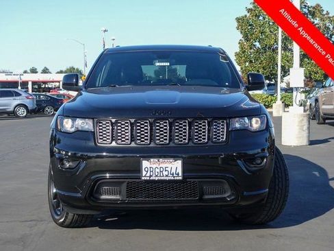 Used 2022 Jeep Grand Cherokee Laredo X image 5