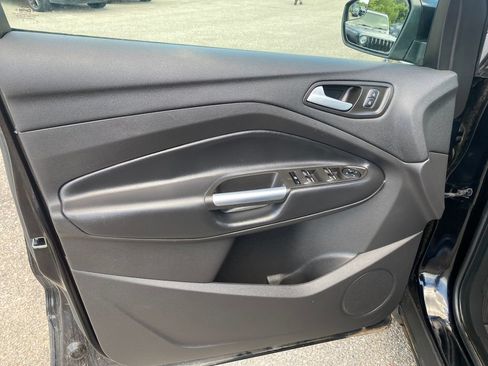Used 2019 Ford Escape SE FWD image 11