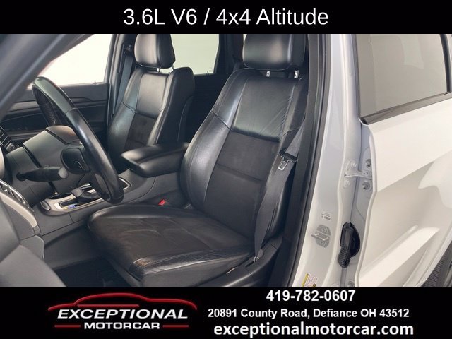 Used 2020 Jeep Grand Cherokee Altitude AWD/4WD image 33