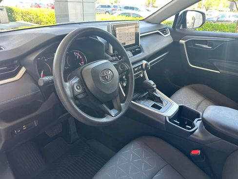 Used 2025 Toyota RAV4 XLE AWD/4WD image 10