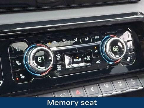 Used 2025 GMC Sierra 2500 AT4X image 14