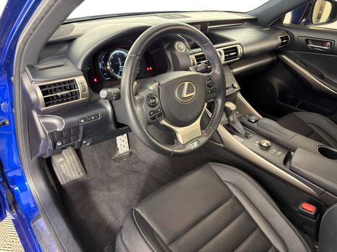 Used 2016 Lexus IS 200t w/ F Sport Package image 4