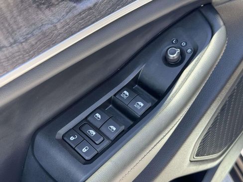 Used 2023 Jeep Grand Cherokee Limited AWD/4WD image 27