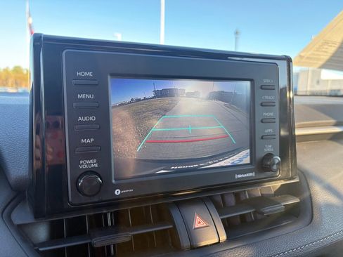 Used 2021 Toyota RAV4 XLE w/ Convenience Package image 17