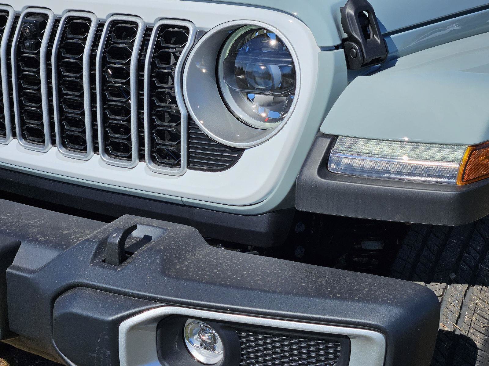 New 2027 Jeep Wrangler Unlimited Sahara w/ Whitecap Package AWD/4WD image 6