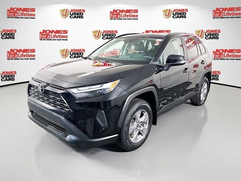 Certified 2022 Toyota RAV4 XLE w/ Convenience Package AWD/4WD image 13