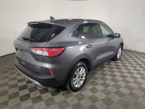 Used 2022 Ford Escape SE w/ Cold Weather Package image 4