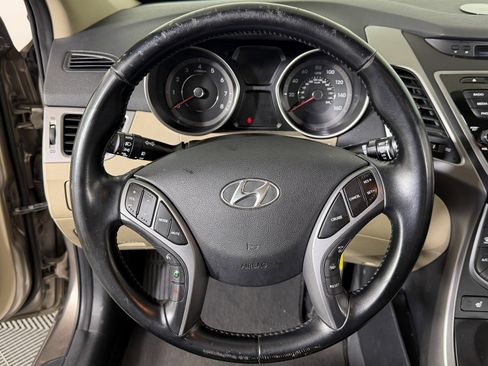 Used 2015 Hyundai Elantra Limited image 10