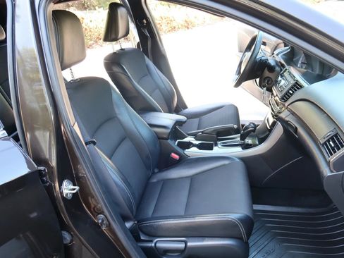 Used 2016 Honda Accord Sport image 18