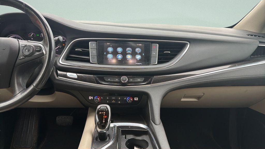 Used 2018 Buick Enclave Essence AWD/4WD image 10