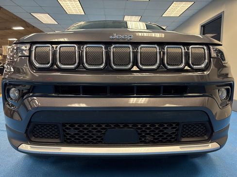 Used 2022 Jeep Compass Limited image 13