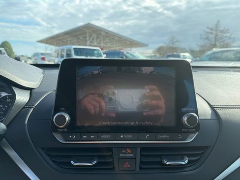 Used 2019 Nissan Altima 2.5 SV image 19