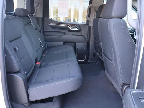 Used 2023 Chevrolet Silverado 1500 RST w/ Z71 Off-Road Package AWD/4WD image 17