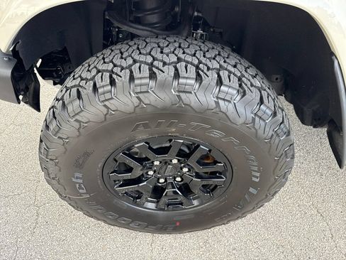 Used 2025 Ford Bronco Raptor w/ Interior Carbon Fiber Pack AWD/4WD image 13