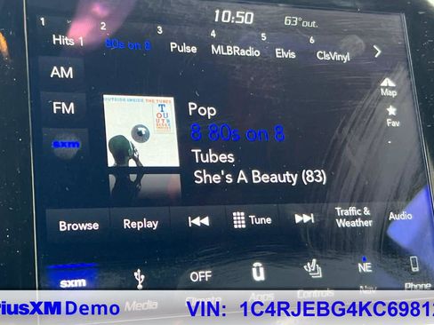 Used 2019 Jeep Grand Cherokee Limited w/ Luxury Group II image 29