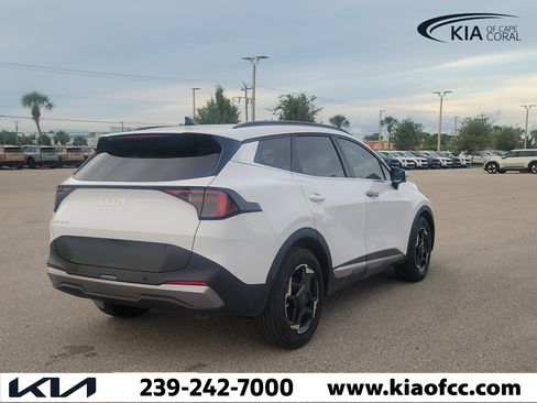 Certified 2026 Kia Sportage EX w/ EX Panorama Roof Package FWD image 6