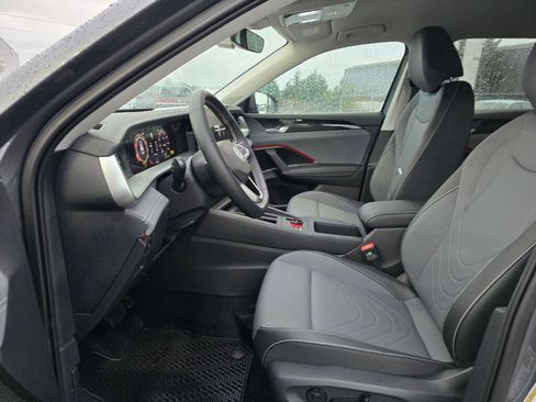 New 2026 Volkswagen Tiguan SE image 17