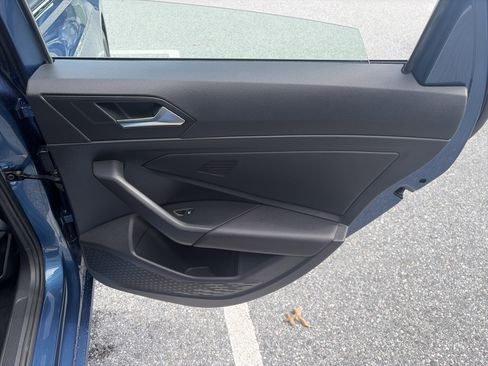 Used 2019 Volkswagen Jetta SE w/ Cold Weather Package image 25