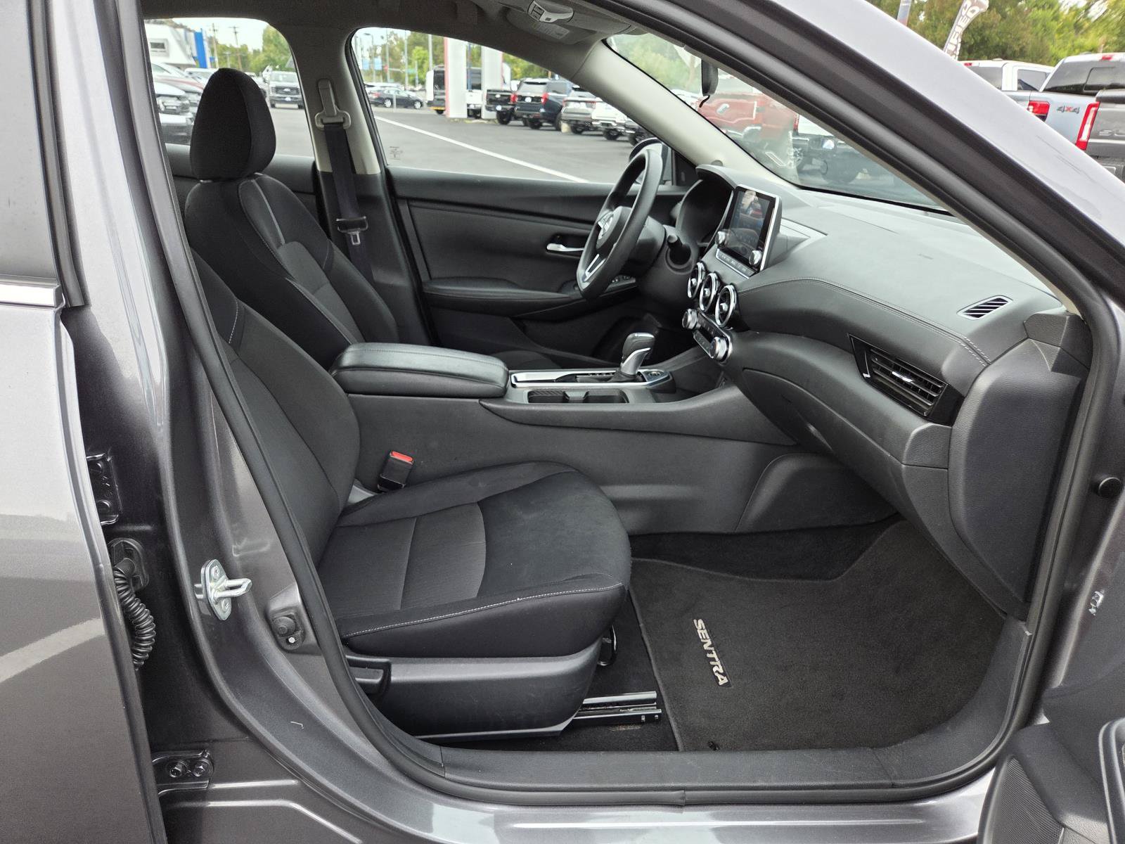 Used 2025 Nissan Sentra SV FWD image 20