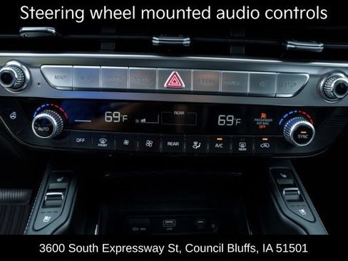 Used 2024 Kia Telluride EX w/ EX Captain's Chair Package AWD/4WD image 18