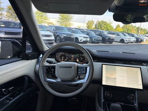Used 2023 Land Rover Range Rover Long Wheelbase SE AWD/4WD image 16